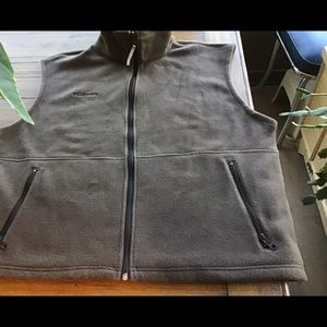 Columbia Men’s large fleece vest.